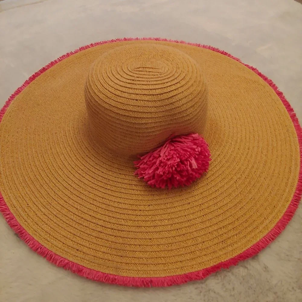 Nine West large floppy straw sun hat with pink straw flower and trim - Picture 3 of 8